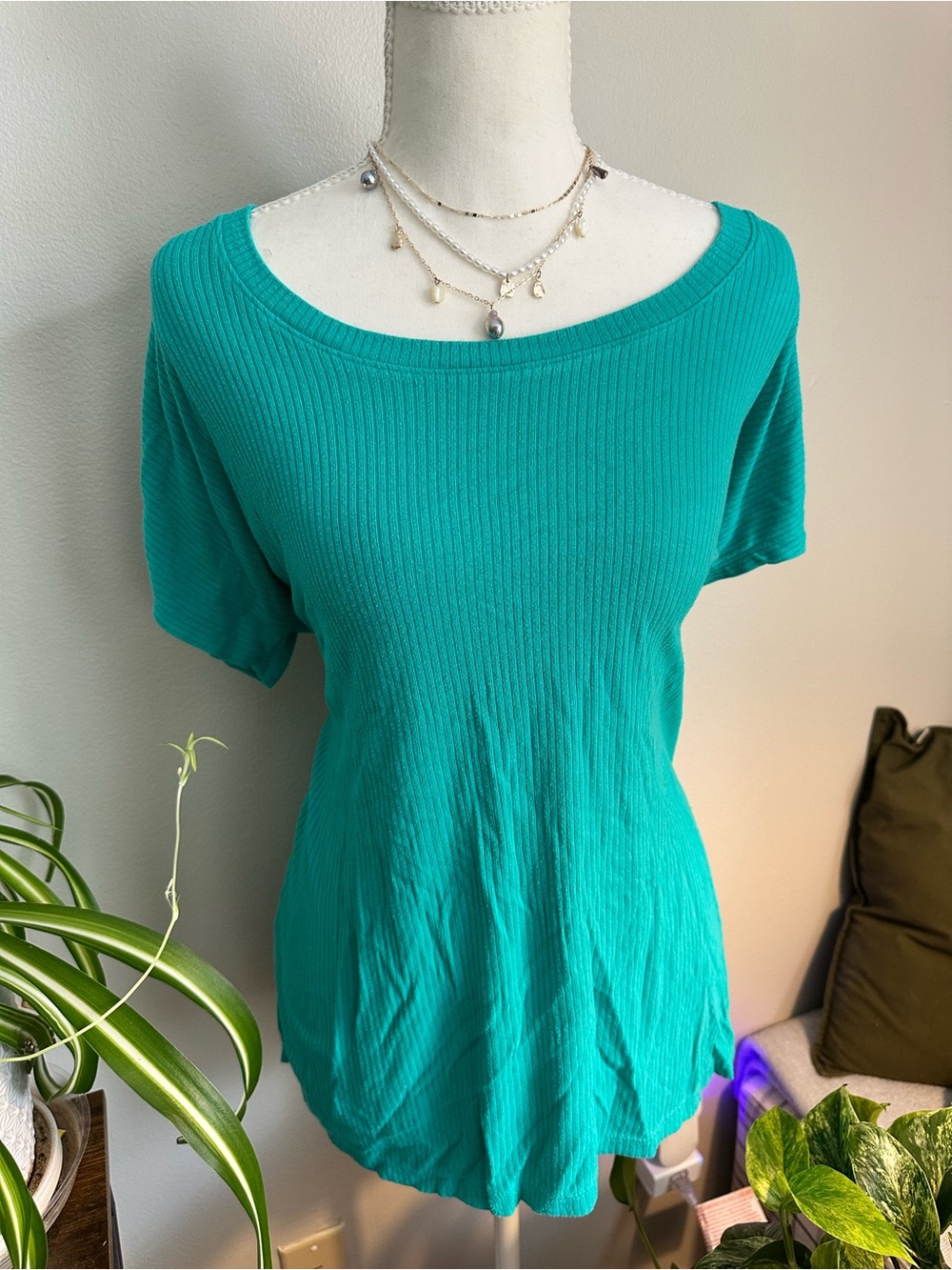 Felina Ribbed Short Sleeve Top in Teal Green